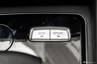 2022款福田征服者5 2.0T自动柴油两驱武林至尊长轴4F20TC