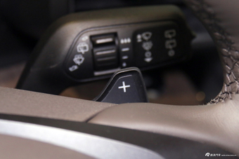  2020款福特探险者EcoBoost 285 四驱顶配型