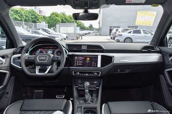 2025款奥迪Q3 45周年典藏版 35TFSI 时尚动感型图片