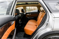 2023款奔腾T99 2.0T 自动旗舰型