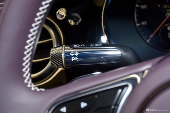 2024款欧陆 4.0T GT V8 雅度版