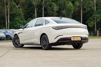 2025款海豹07 DM-i 智驾版 1.5L 125km 精英型