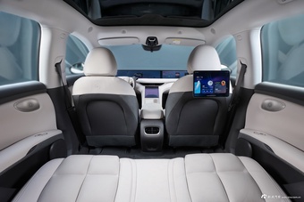 2025款智己LS6 579kW 四驱