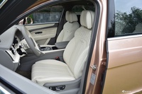 2023款添越 4.0T V8 长轴距雅度版