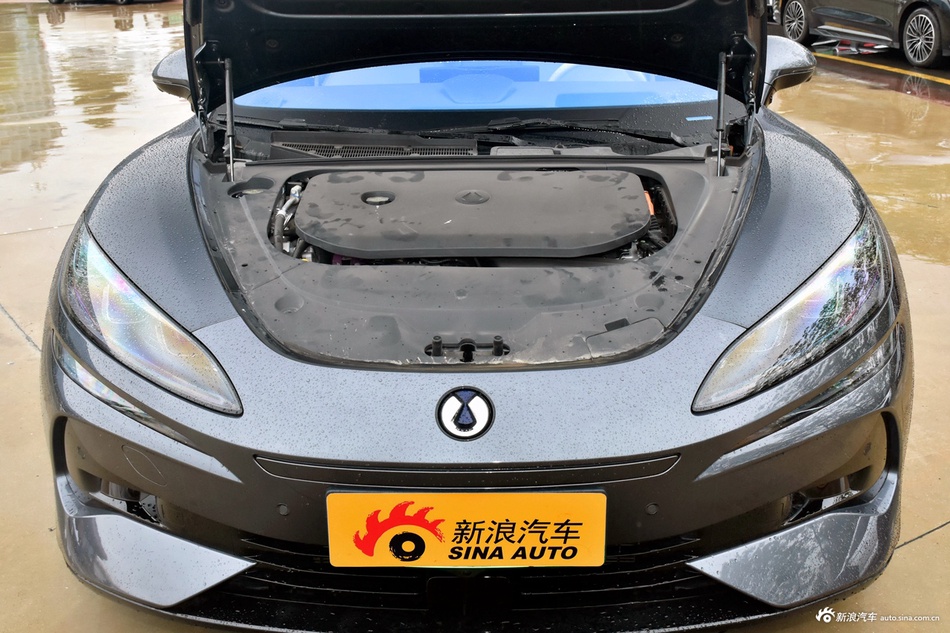 2024款腾势Z9插混 1100km四驱Ultra版