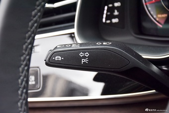 2025款奥迪Q7 45 TFSI quattro S line黑武士型