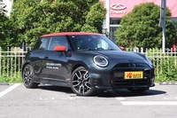 2024款电动MINI COOPER 452km SE 赛车手