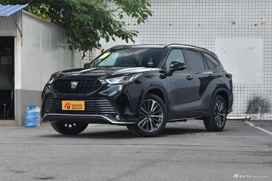 2024款皇冠陆放 2.5L HEV四驱尊贵版
