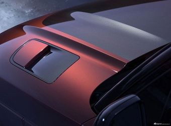 2025款揽胜运动 4.4 V8 SV Carbon 官图