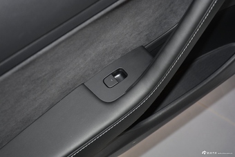 2021款Model 3 标准续航后驱升级版