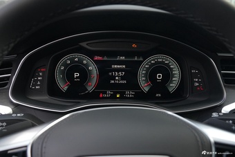 2026款奥迪A6L 45 TFSI quattro 臻选动感型+尊享包