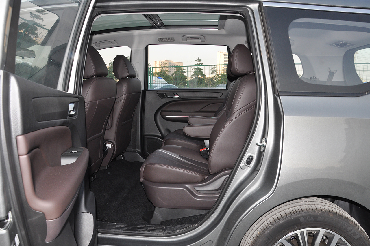 2019款传祺GM6 1.5T自动尊享版7座270T国VI