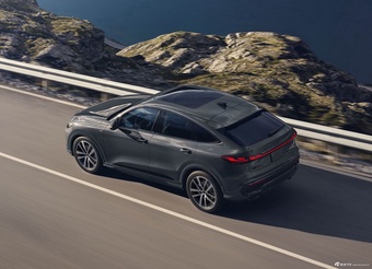 2026款奥迪Q5 Sportback(海外) 基本型 官图