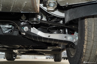 2025款奥迪Q5L 45周年典藏版 40 TFSI 豪华动感型