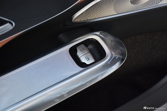 2024款奔驰E级 E 260 L 运动型