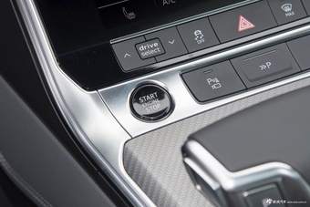 2024款奥迪A7L 45 TFSI quattro RS 套件竞速版