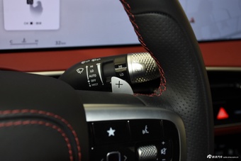 2025款捷尼赛思GV70 2.5T 四驱旗舰运动套件版