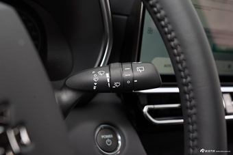 2026款皇冠陆放 2.5L HEV四驱尊贵版