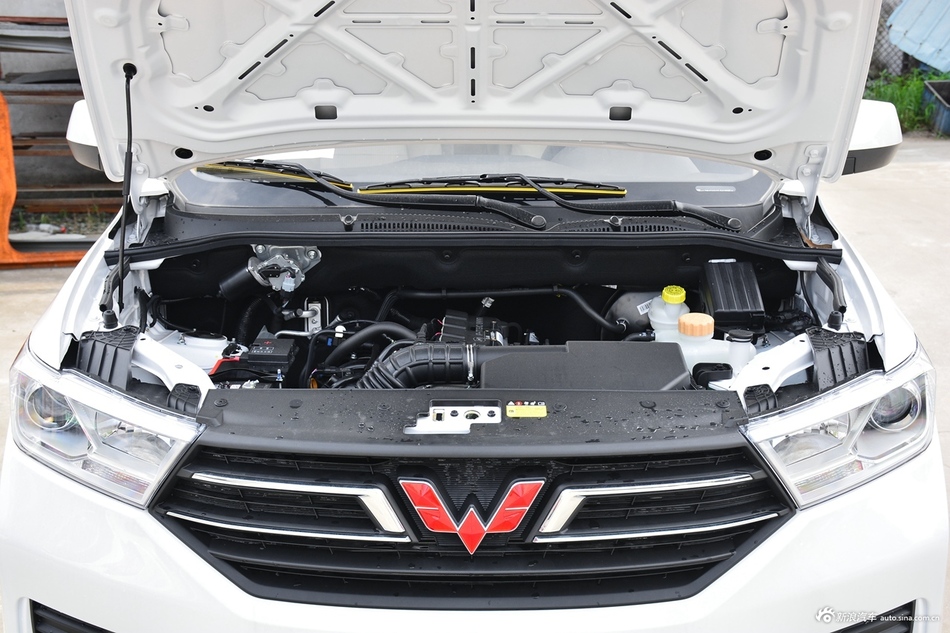 2020款五菱宏光S 1.5L手动标准型 