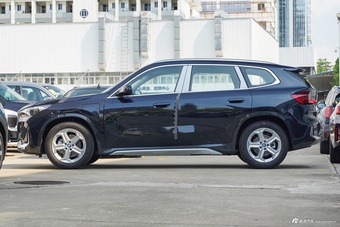 2025款宝马iX1 eDrive25L X设计套装