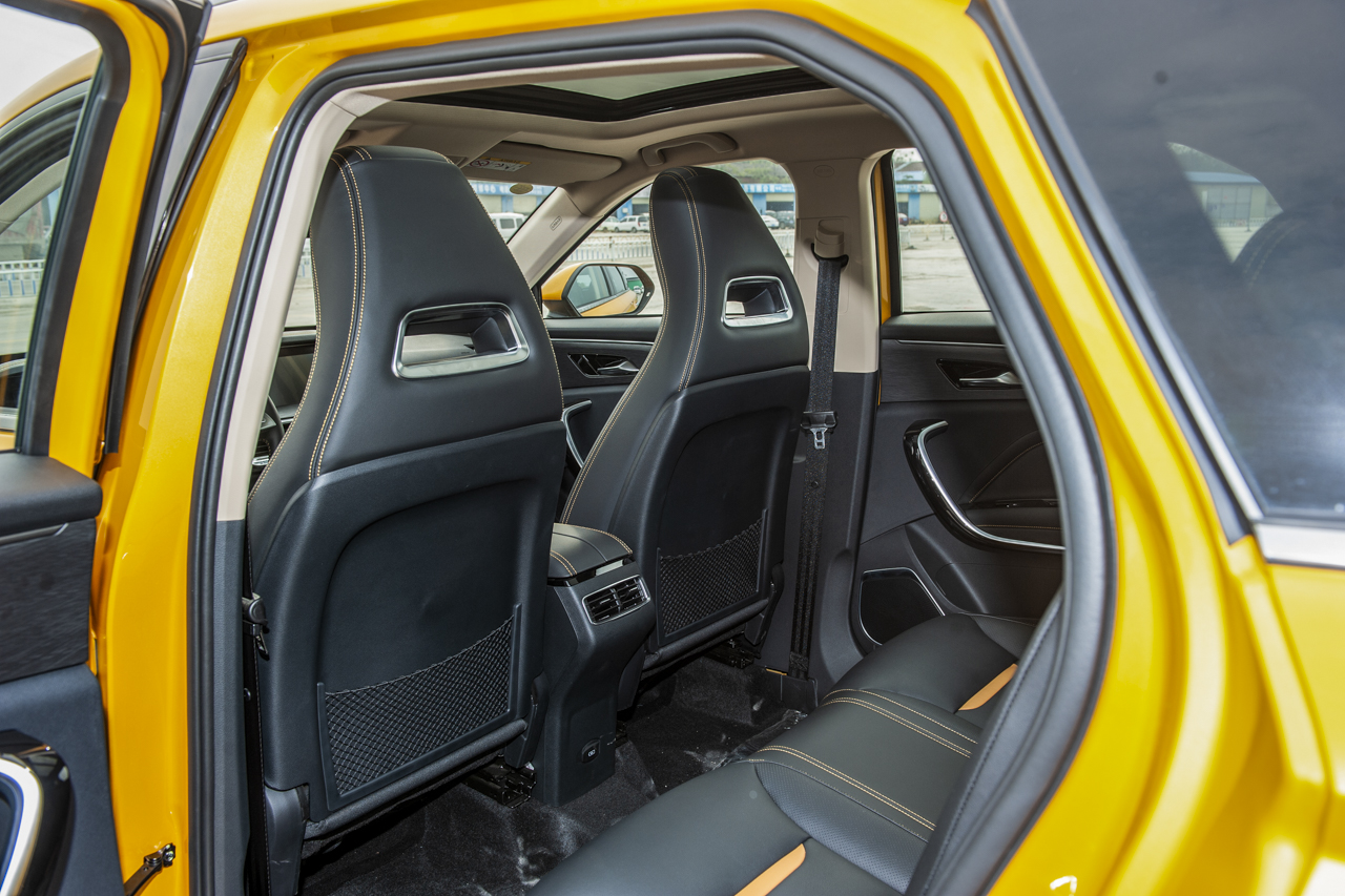 2019款奔腾T77 1.2T自动尊贵型230 TID国VI