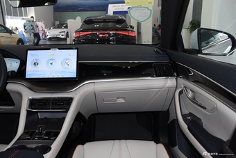 2024款宋PLUS DM-i 荣耀版110km 旗舰型