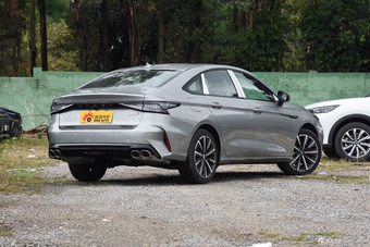 2024款艾瑞泽8 高能版 2.0T DCT御+