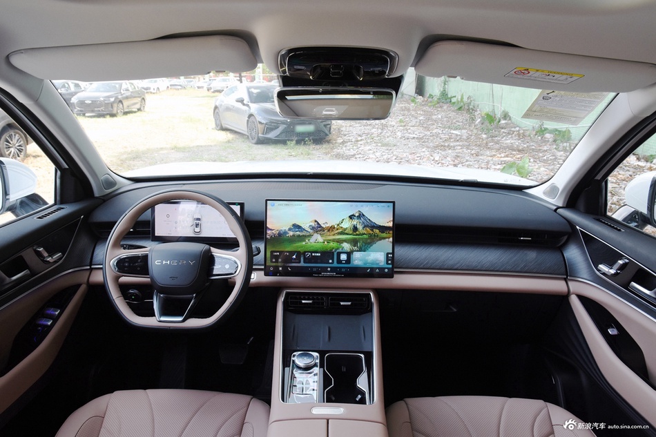 2025款瑞虎8 L 2.0T 自动长虹版 7座