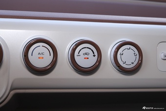 2026款奔腾小马222km 闪耀马