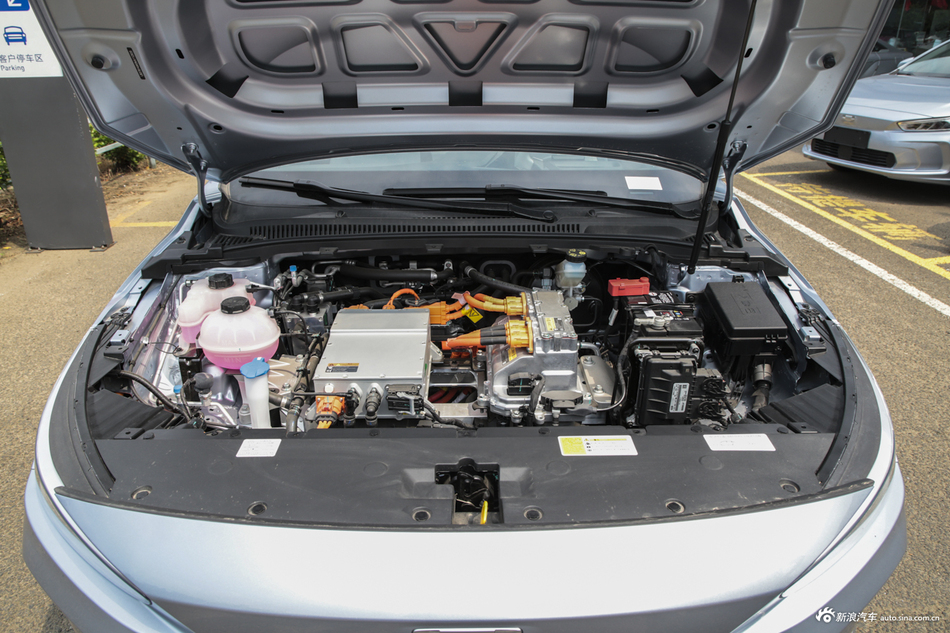 2019款几何A 高维标准续航立方版 