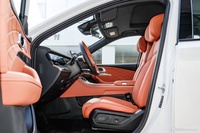 2024款哪吒L 增程版 220 闪充版