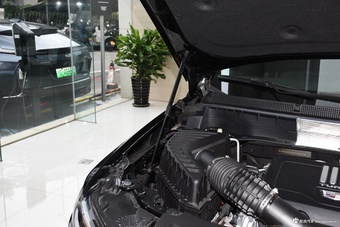 2025款XT6 2.0T 六座四驱尊贵行政黑标版