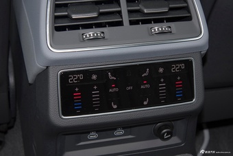 2024款奥迪A7L 45 TFSI quattro RS 套件竞速版
