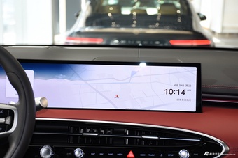 2025款捷尼赛思GV70 2.5T 四驱旗舰运动套件版