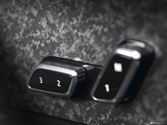 2026款揽胜运动 4.4 V8 TWENTY Edition 官图