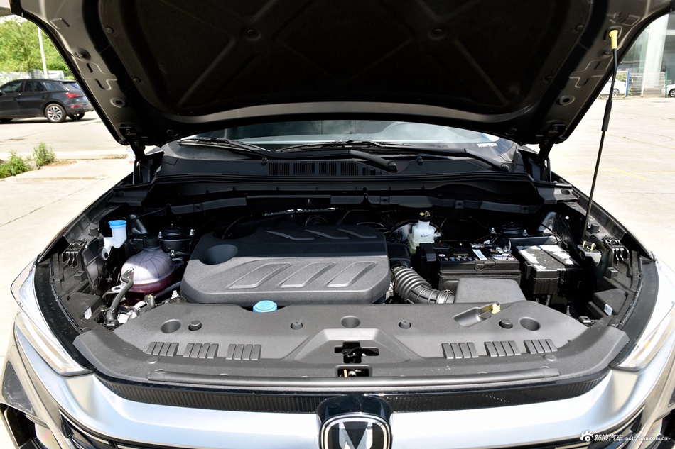 2025款长安CS75 PRO 1.5T 舒适型 5座