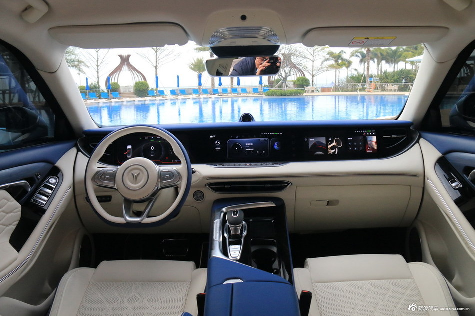 2021款岚图FREE 增程版