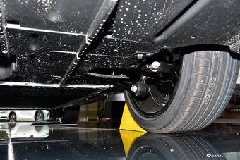 2025款一汽丰田bZ5 550 PRO智行版