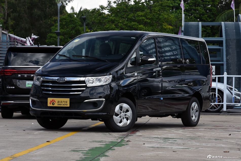 2025款瑞风M3 PHEV PLUS 2.0L 85km 智联版 9座