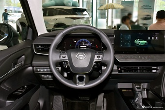 2026款凯美瑞 2.0GVP 豪华版