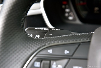 2025款奥迪Q3 Sportback quattro45周年典藏版 40TFSI 时尚型