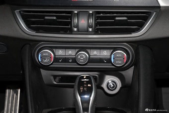 2024款Giulia 2.0T 280HP致敬传奇版