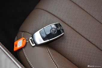 2021款奔驰E级 E 300 L 尊贵型