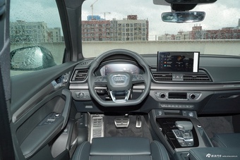 2025款奥迪Q5L 45周年典藏版 45 TFSI 豪华动感型