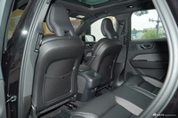 2026款沃尔沃XC60 B5 四驱智远极夜黑版