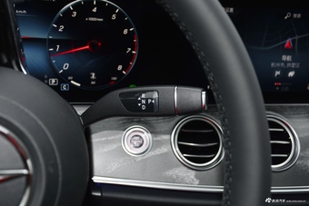 2021款奔驰E级改款 E 300 L 运动豪华型 