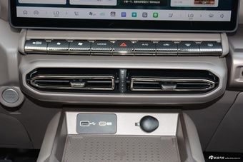2026款哈弗大狗PLUS PHEV Hi4 200km 长续航潮电版