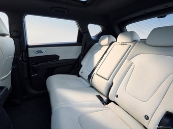 2025款现代ELEXIO 四驱基本型 官图