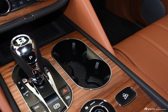 2024款添越 4.0T V8