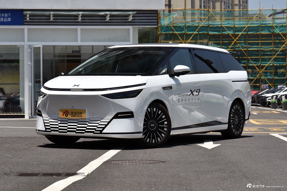 2025款小鹏X9 740超长续航 Max
